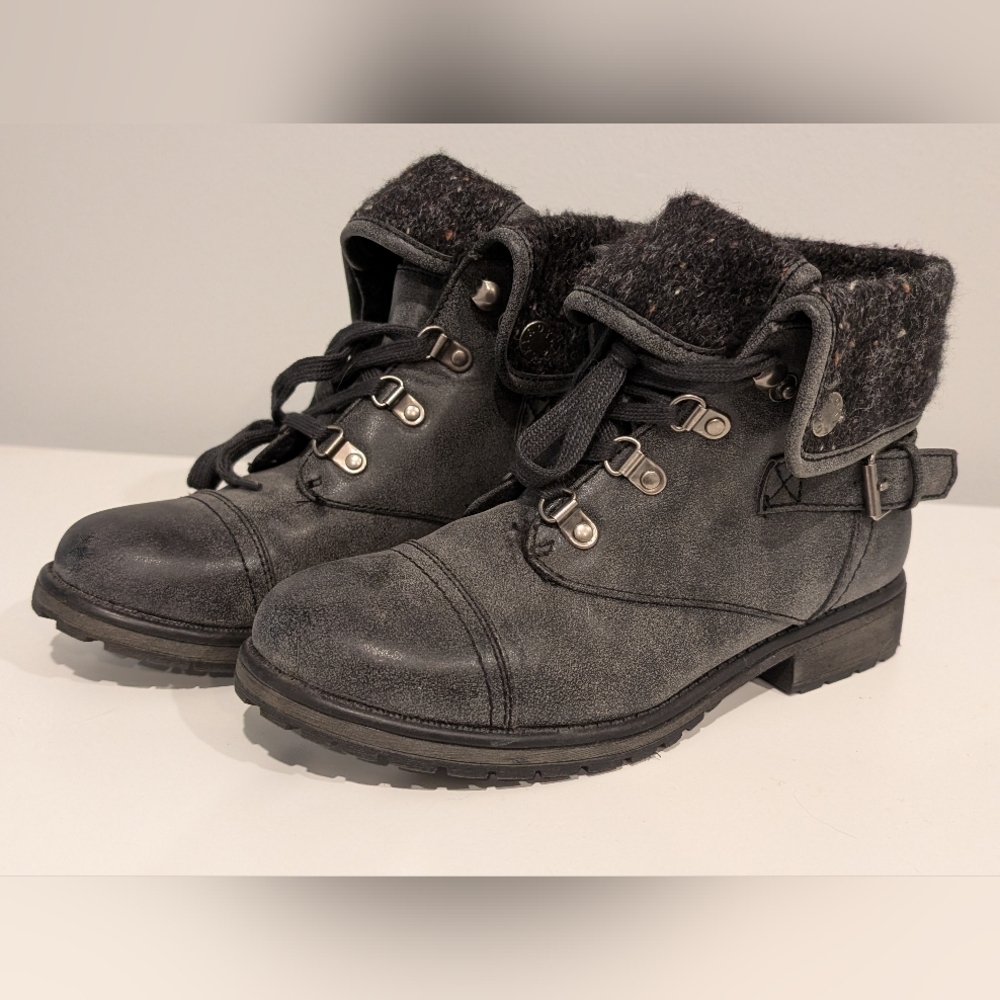 Roxy Women's Vintage Combat Boots